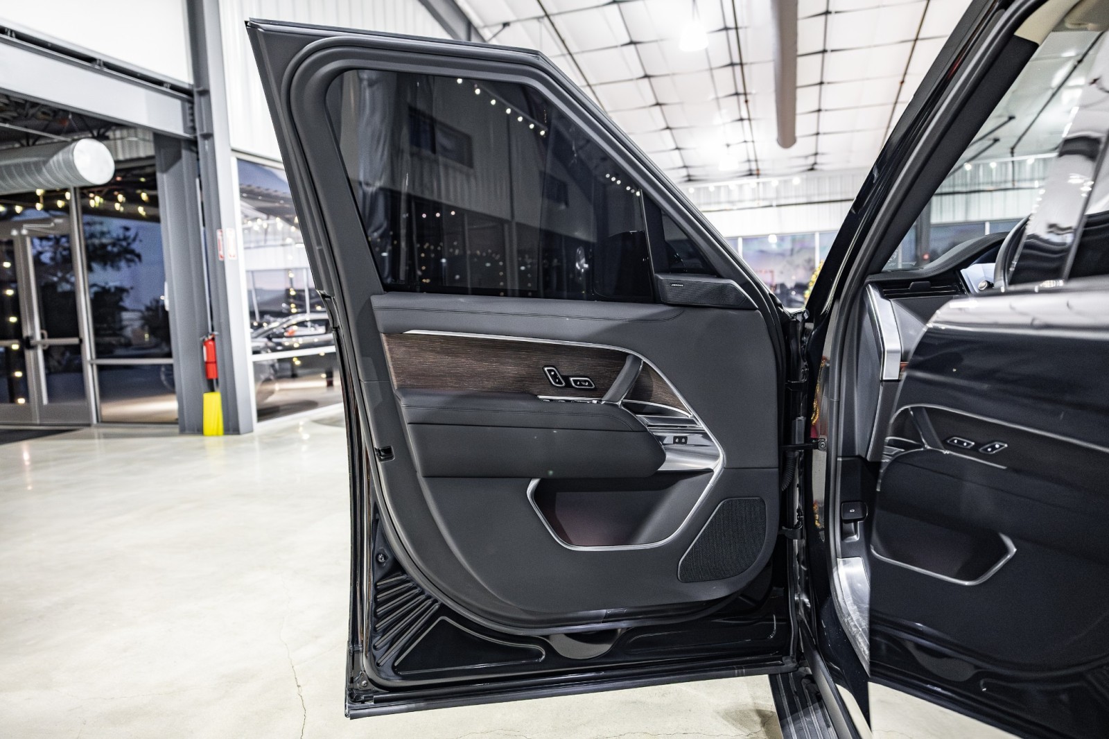 Used Car 2023 Land Rover Range Rover  Se For Sale Under $110,000 In Boerne, Texas