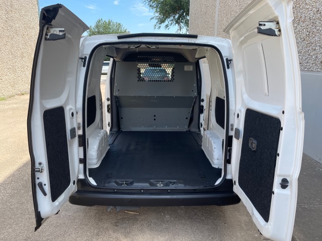 2017 Nissan NV200 Compact Cargo S 17