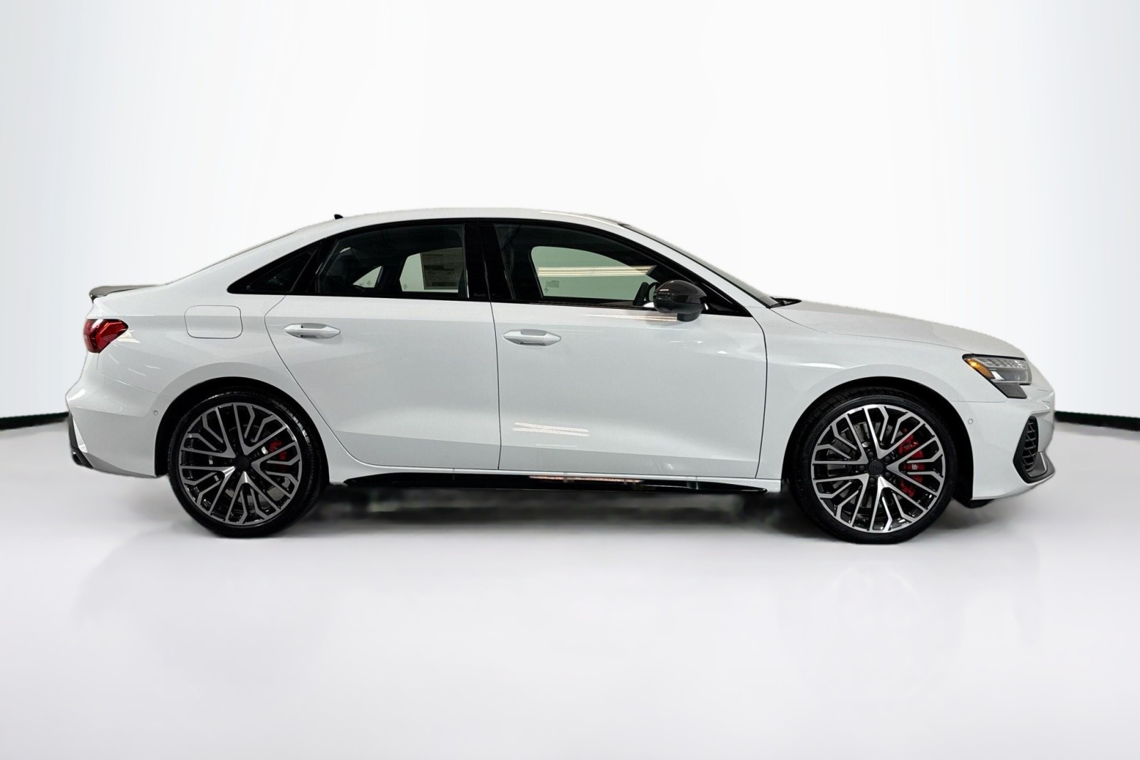 New 2026 Glacier White Metallic Audi quattro image 4