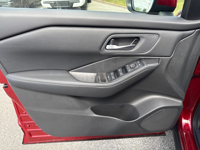 NissanRogue12