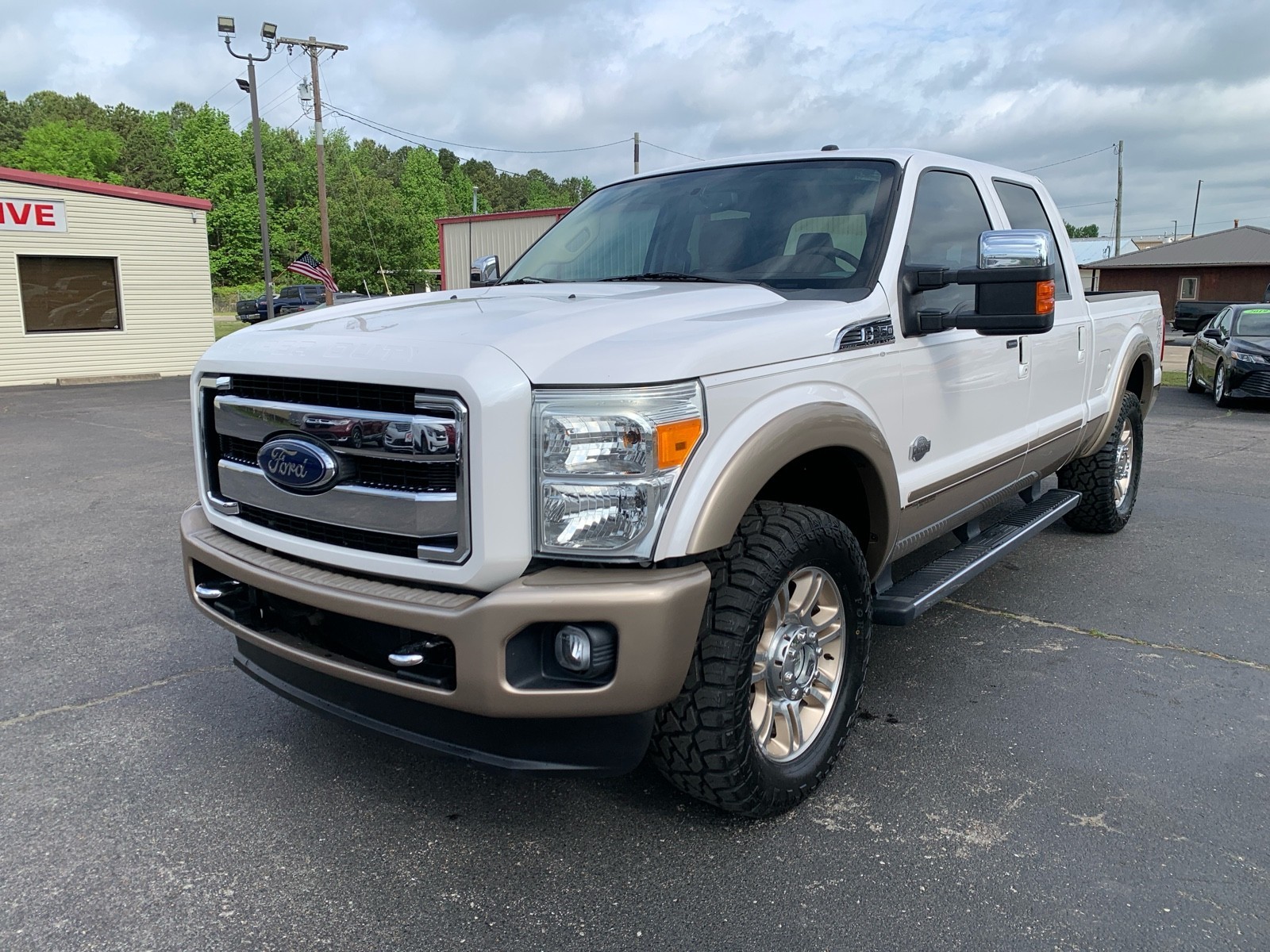 View vehicle photo 7