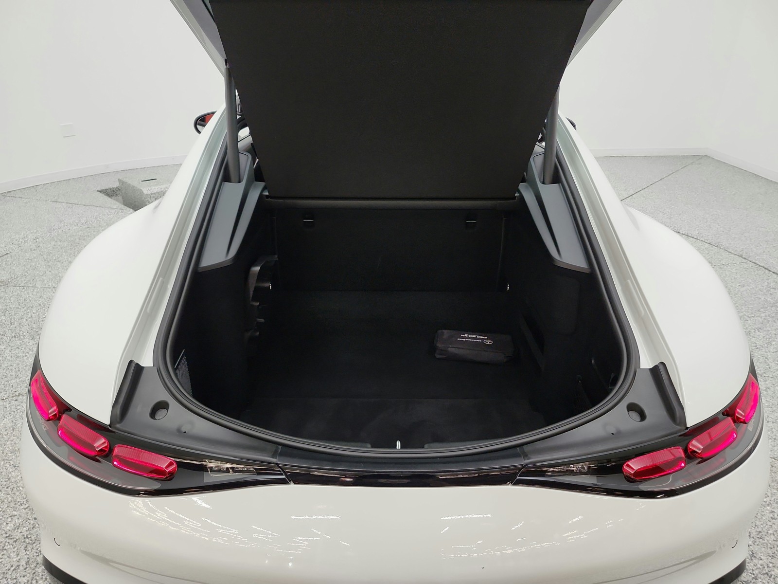 Certified Used 2025 MANUFAKTUR Moonlight White Metallic Mercedes-Benz AMG® GT 55 Coupe image 20