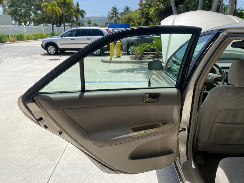 2004 Toyota Camry LE LOW MILES 58,925 1 OWNER in , 