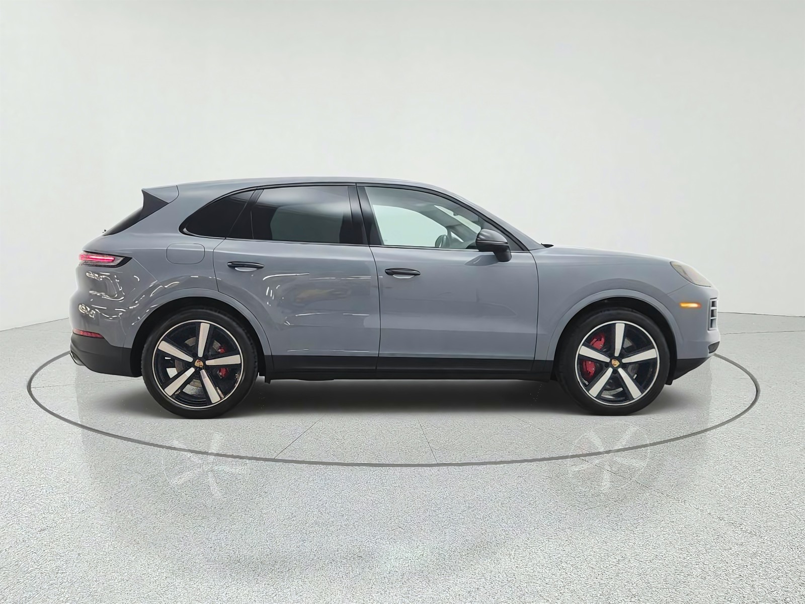 Used 2024 Arctic Grey Porsche S AWD image 4
