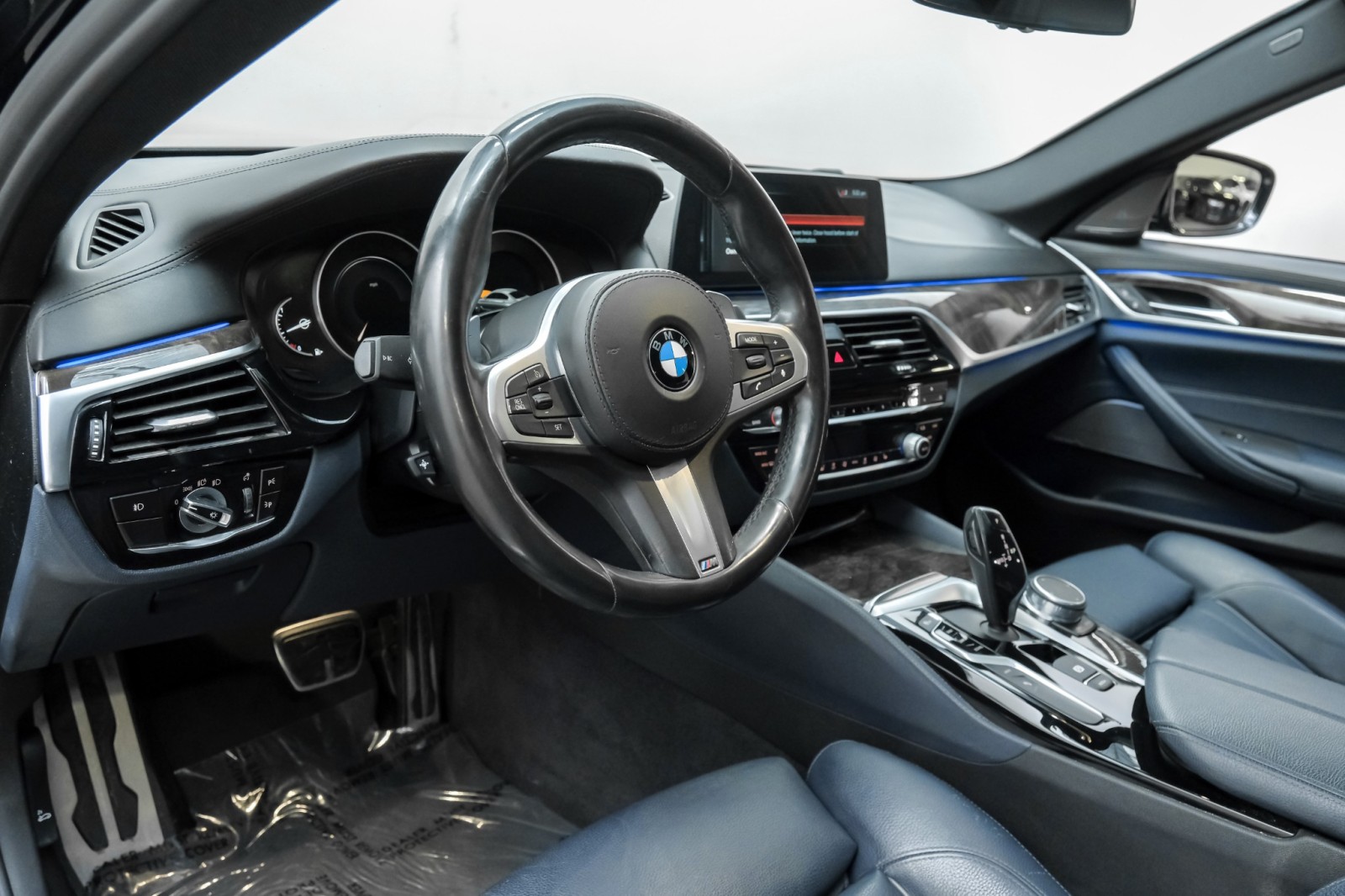 2018 BMW 5 Series 530e iPerformance MSport 13