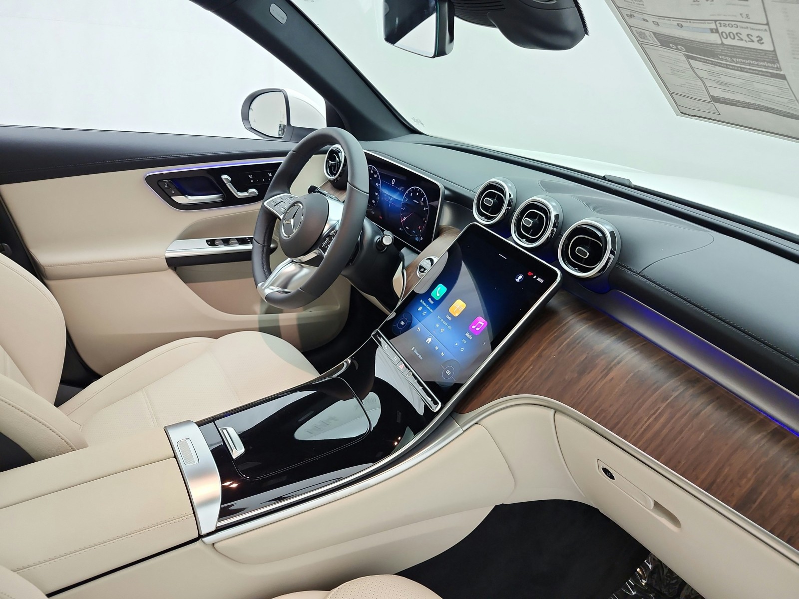 New 2027 Polar White Mercedes-Benz GLC 300 SUV image 13