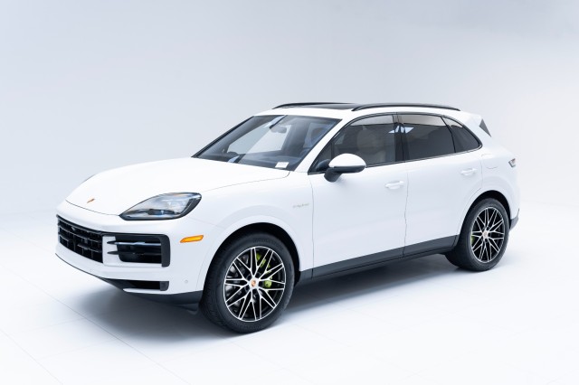 2025  Cayenne E-Hybrid in , 