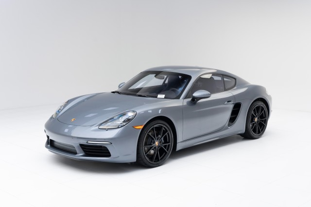 2025  718 Cayman  in , 