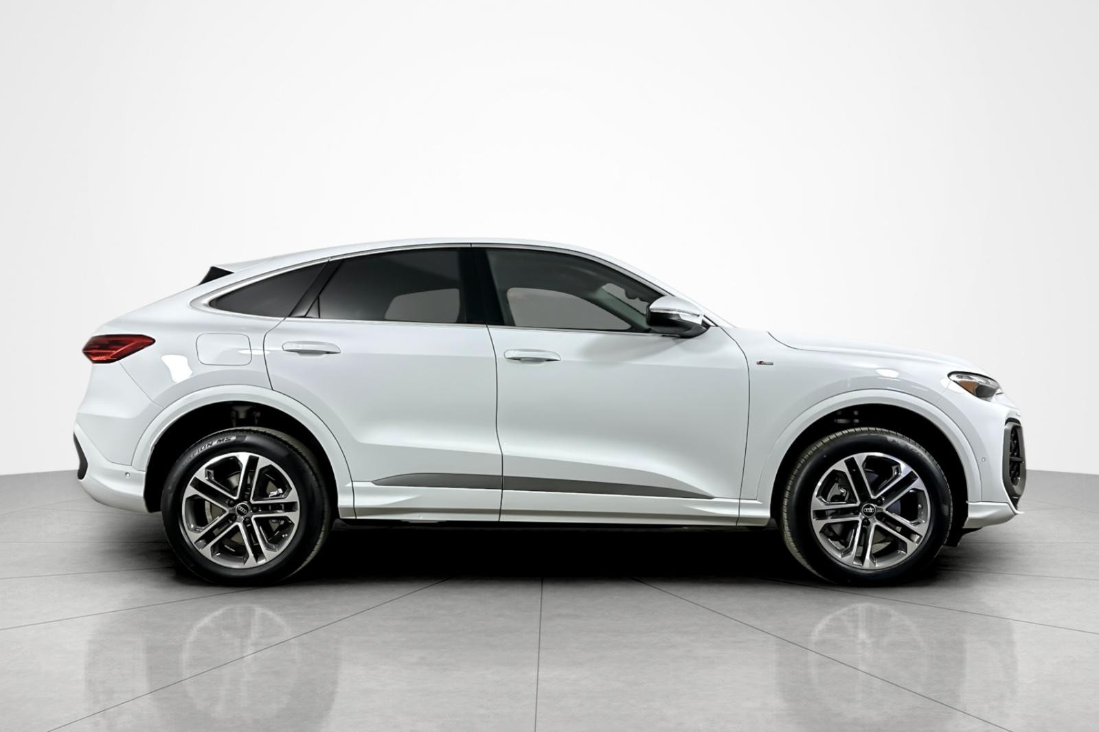 New 2026 Glacier White Metallic Audi Premium 2.0 TFSI quattro image 7