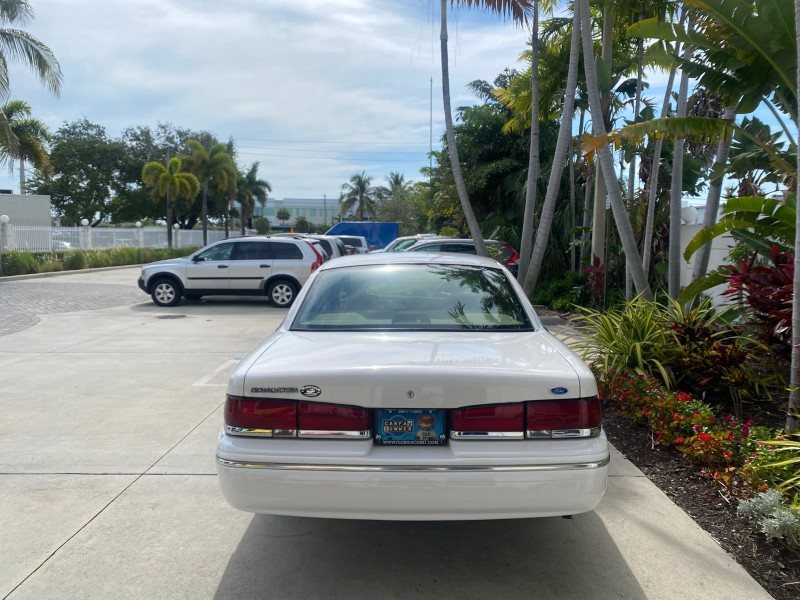 1995 Ford Crown Victoria LOW MILES 43,331 in , 