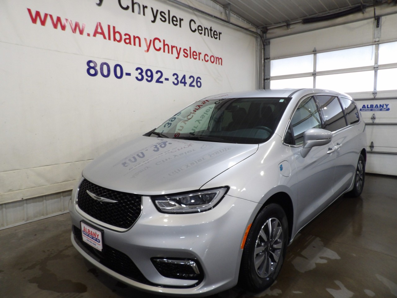 View vehicle photo 3