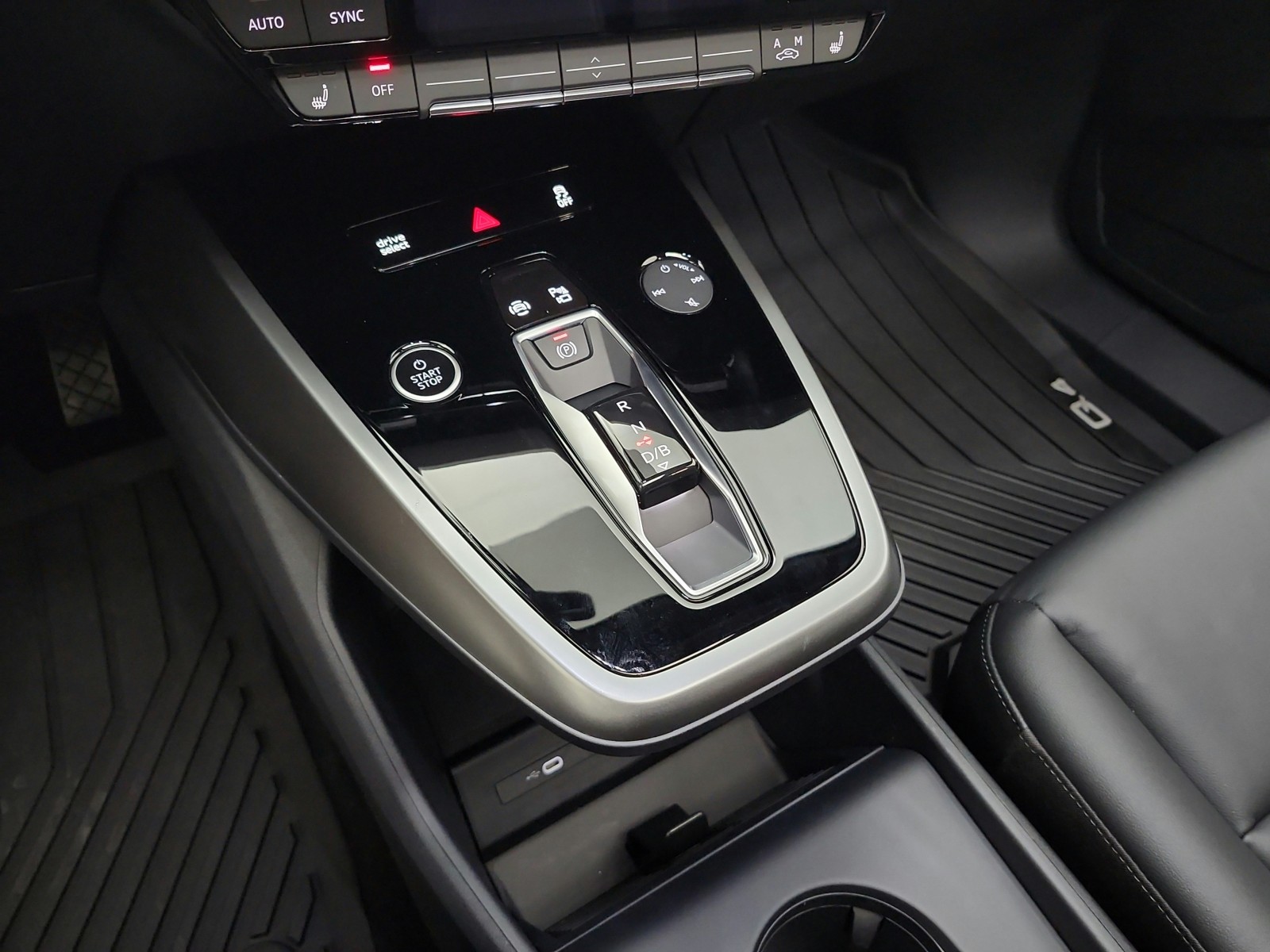 Used 2025 Glacier White Metallic Audi Premium 45 RWD image 13