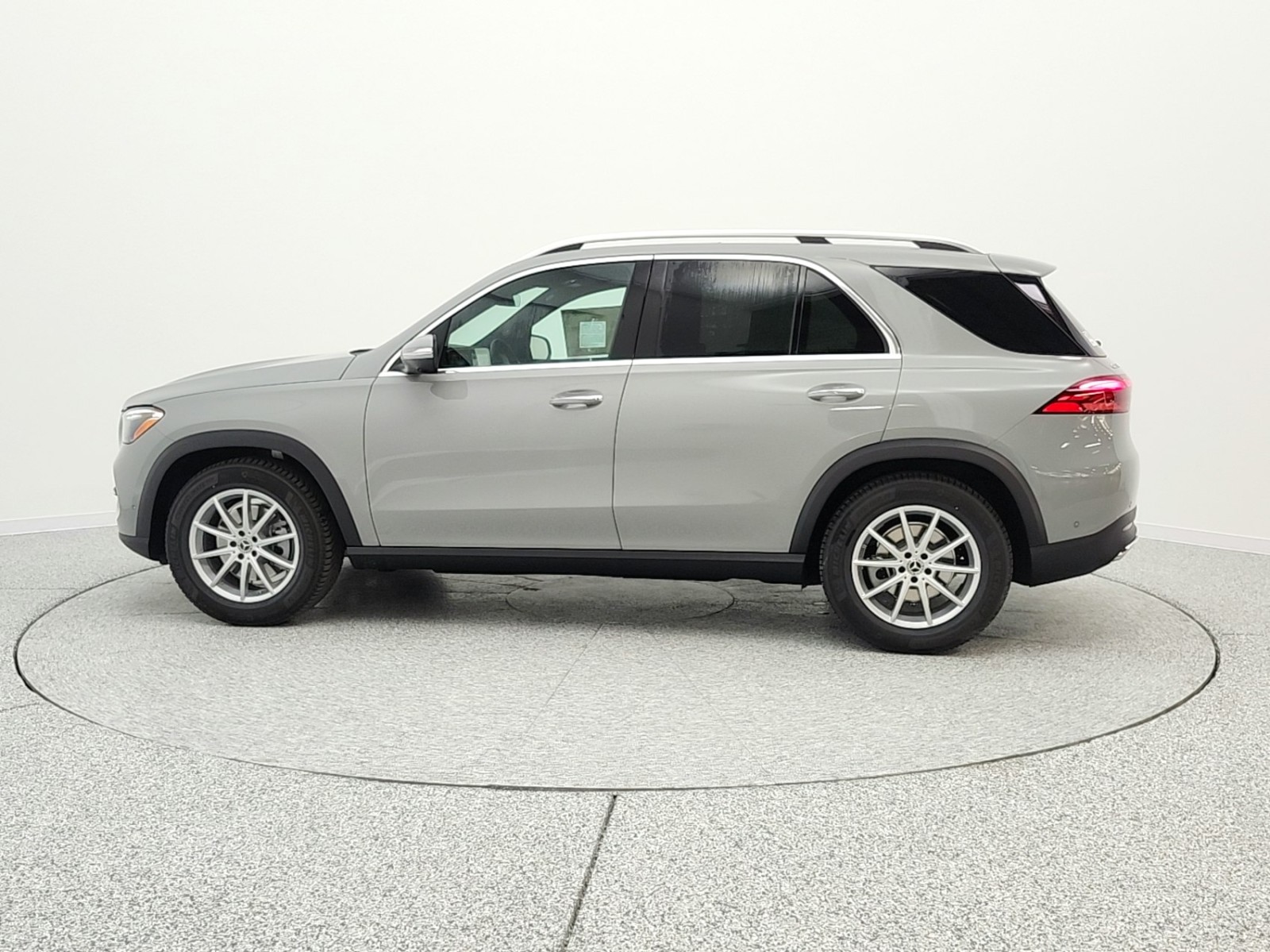 New 2026 MANUFAKTUR Alpine Grey Mercedes-Benz GLE 350 image 8