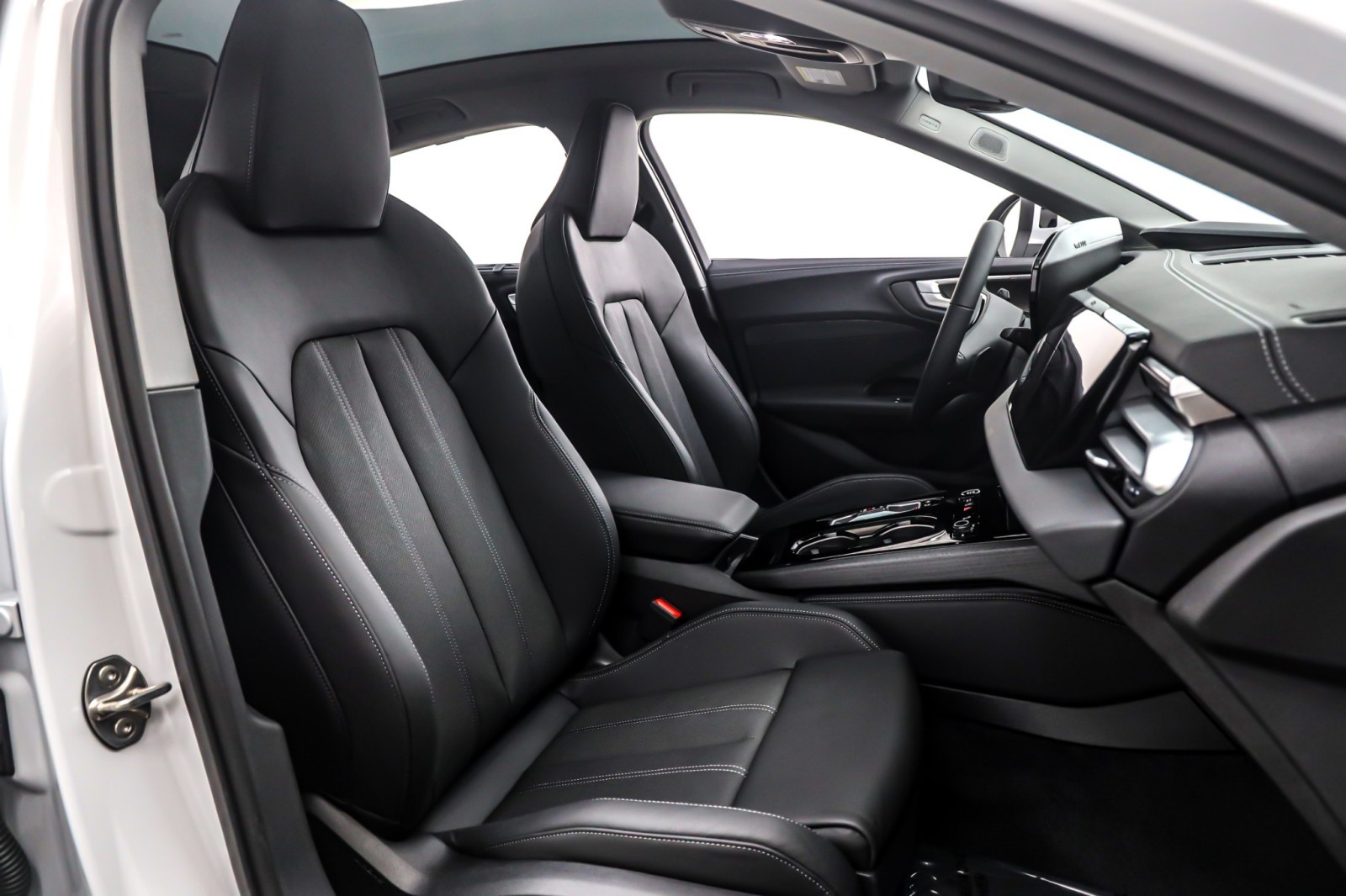 New 2025 Glacier White Metallic Audi Premium Plus 2.0 TFSI quattro image 7