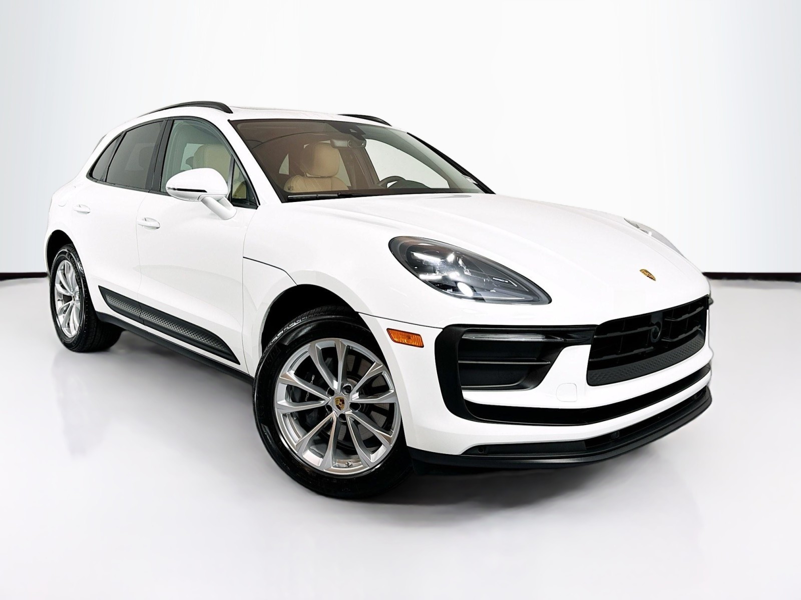 2024 Porsche Macan  3