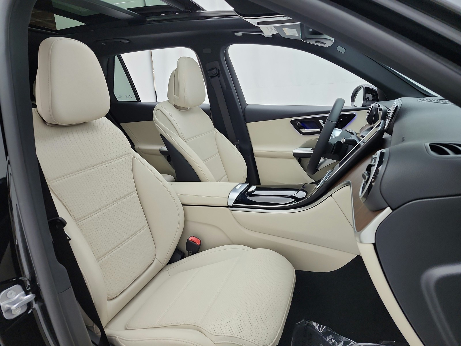 New 2027 Black Mercedes-Benz GLC 300 SUV image 15