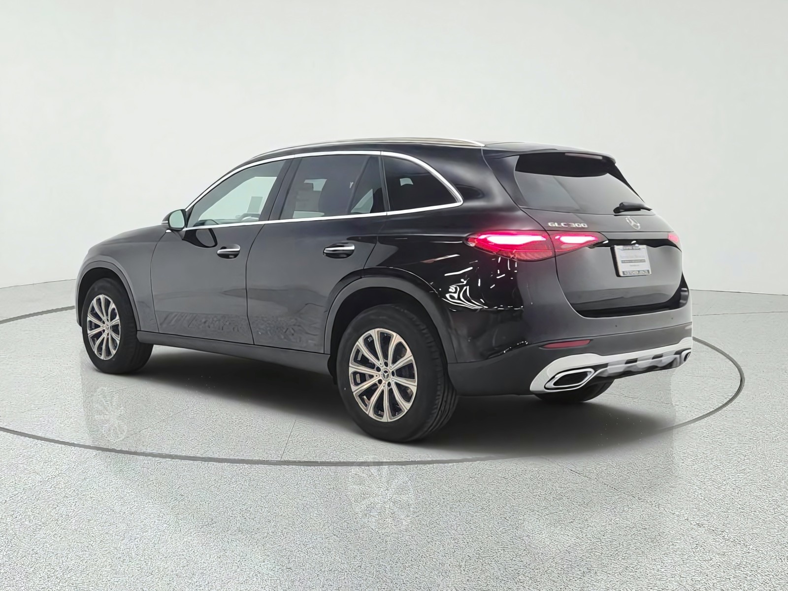 New 2026 Black Mercedes-Benz GLC 300 SUV image 7