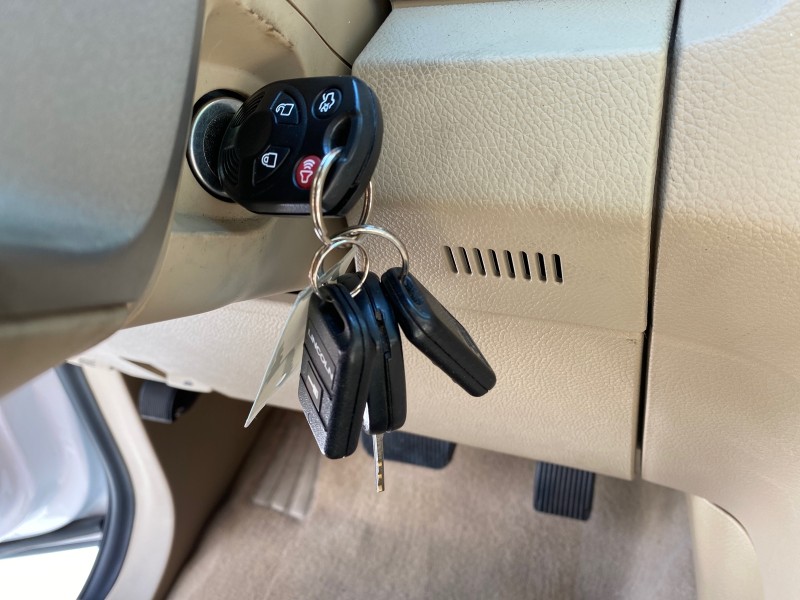 2010 Lincoln Navigator 4WD SUNROOF LOW MILES 31,209 in , 