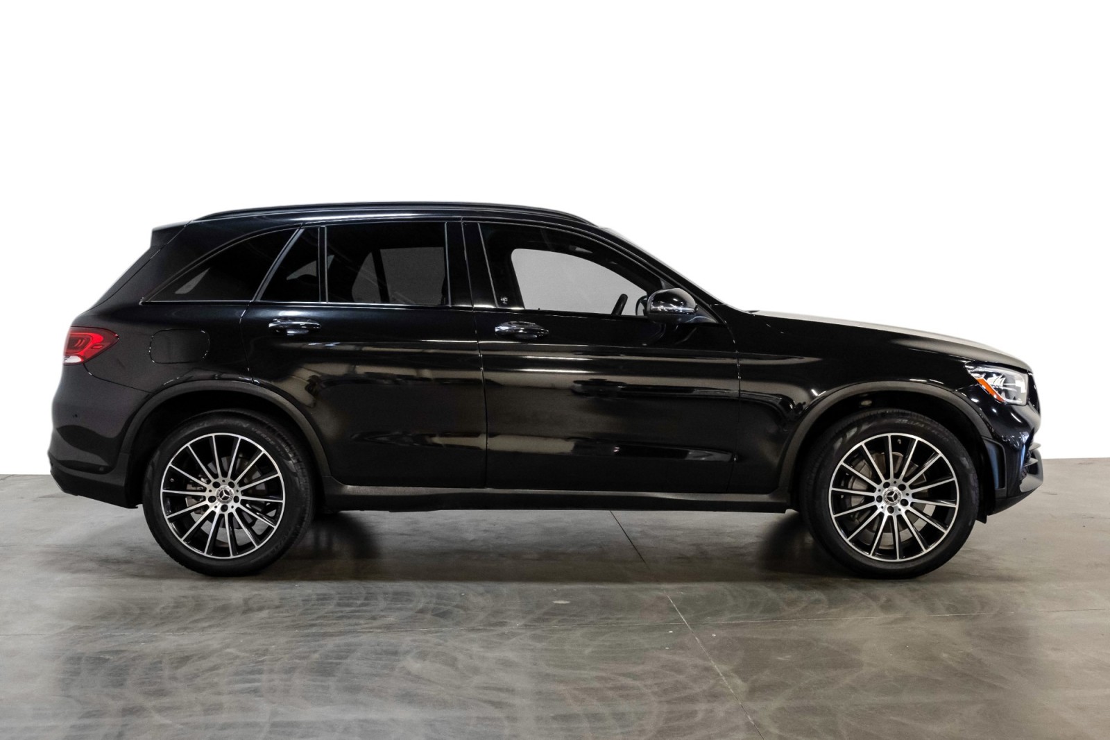 2021 Mercedes-Benz GLC 300 AMG SportLine 20Alloys PanoRoof HeatedSeats 4