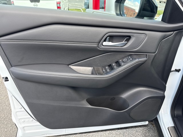 NissanRogue12