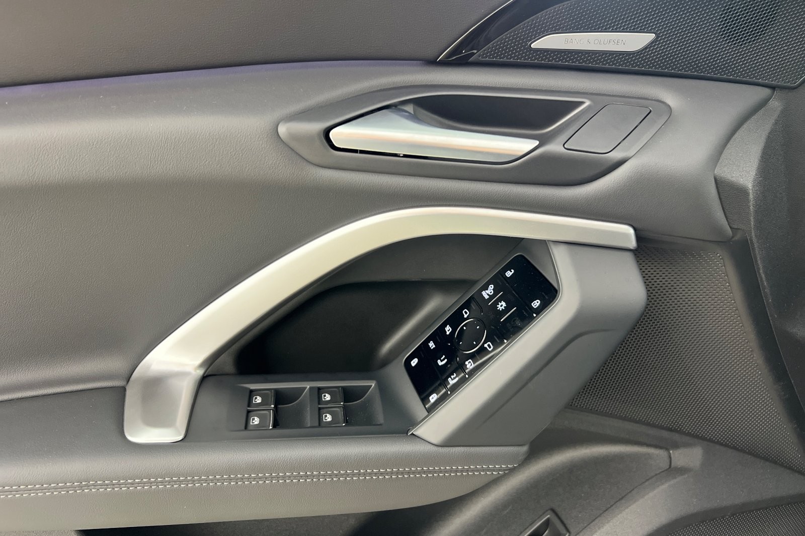 New 2025 Mythos Black Metallic Audi Premium Plus 2.0 TFSI quattro image 10