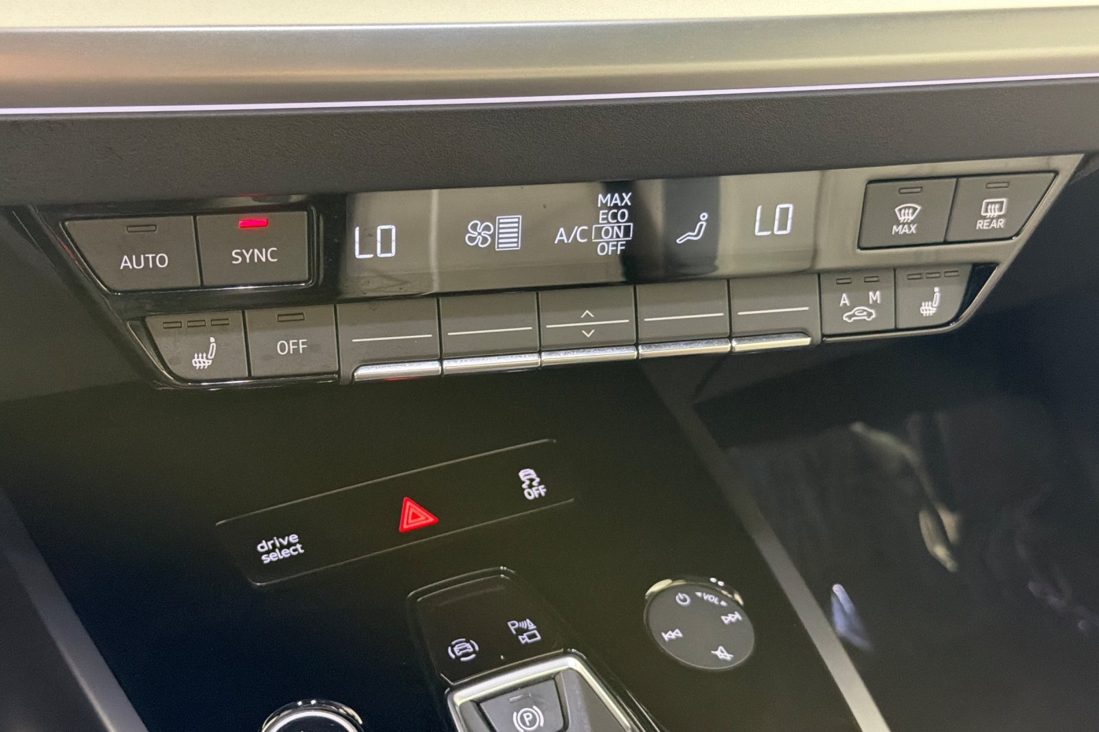 Certified Used 2023 Navarra Blue Metallic Audi Premium 50 quattro image 19