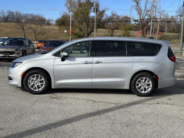 2022 Chrysler Voyager (fleet-only) LX 6