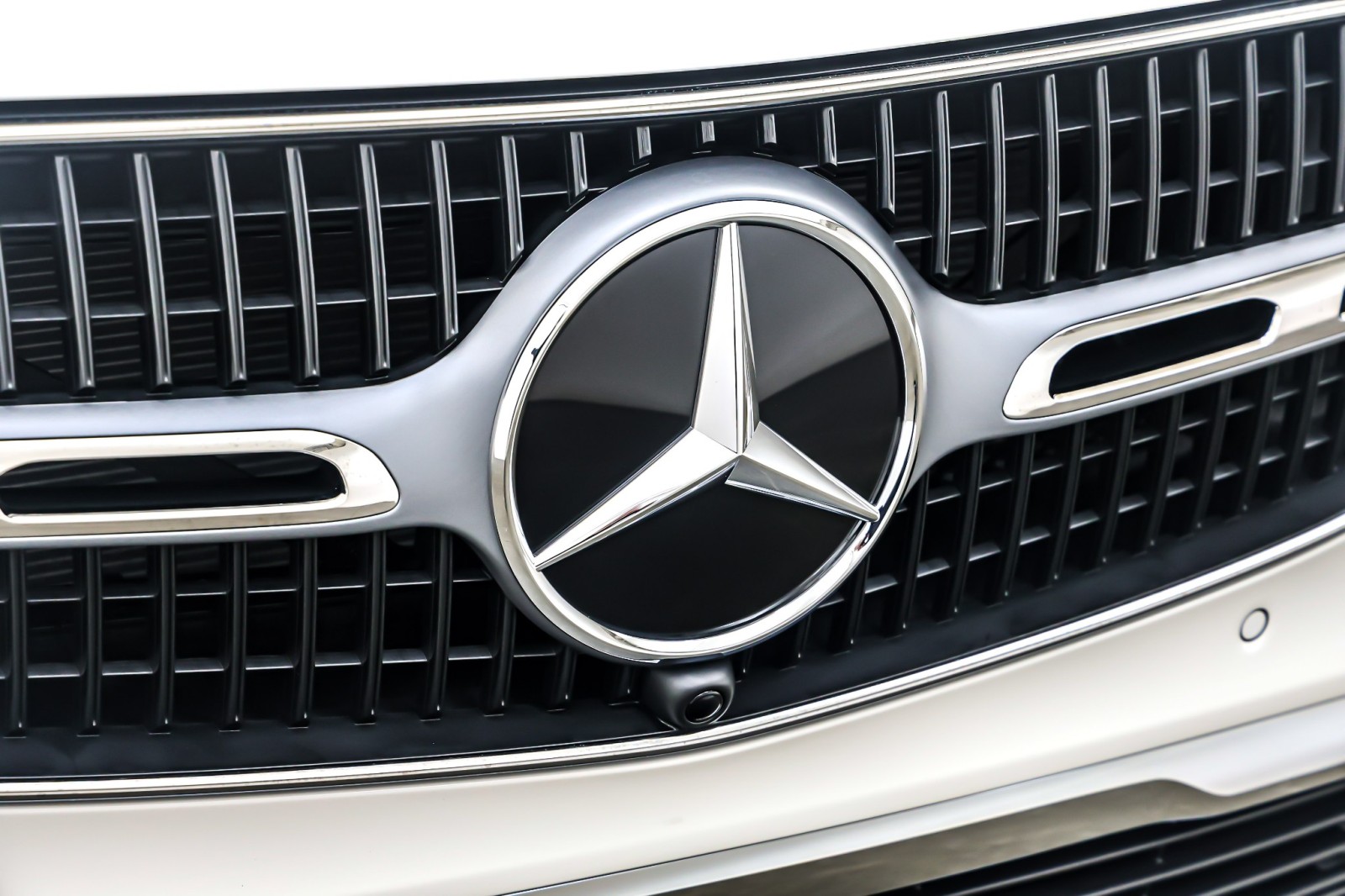 New 2026 Polar White Mercedes-Benz GLC 300 image 13