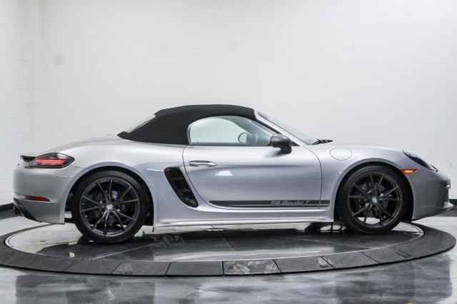 2023 Porsche 718 Boxster T 14