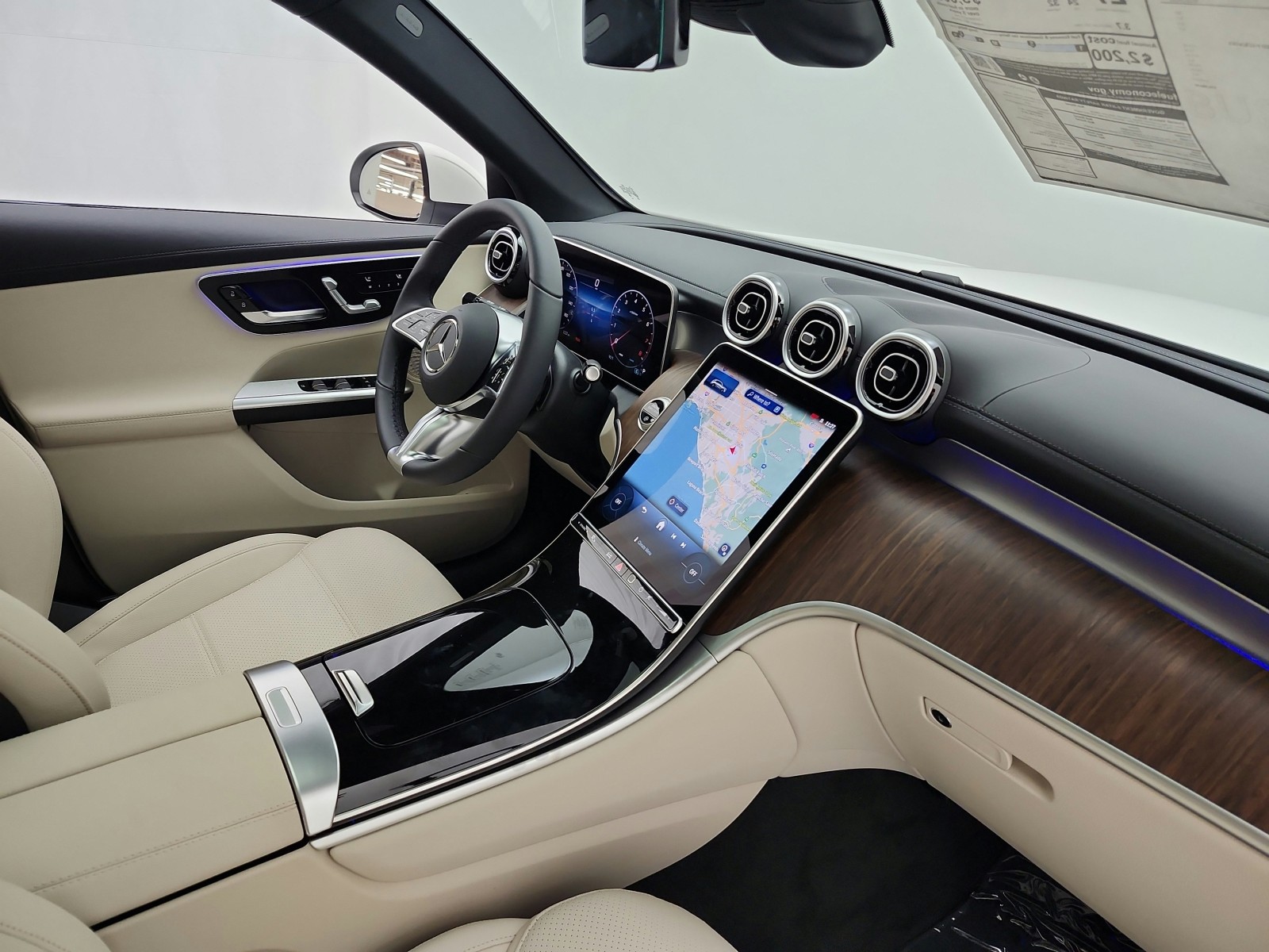 New 2027 Polar White Mercedes-Benz GLC 300 SUV image 13