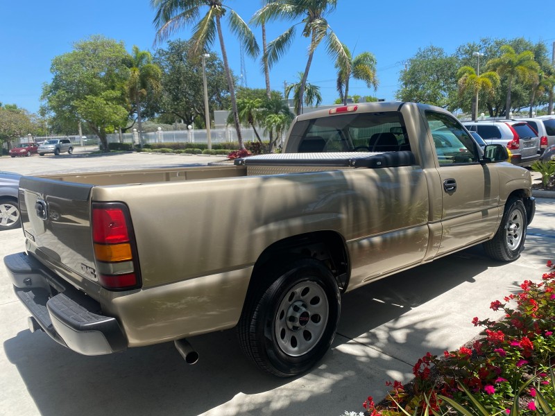 2005 GMC Sierra 1500 LOW MILES 83837 AC NO ACCIDENTS in ,