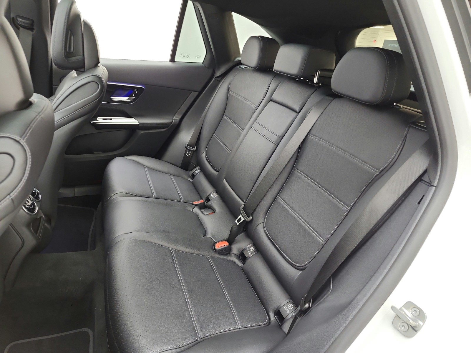 New 2027 Polar White Mercedes-Benz GLC 300 SUV image 11