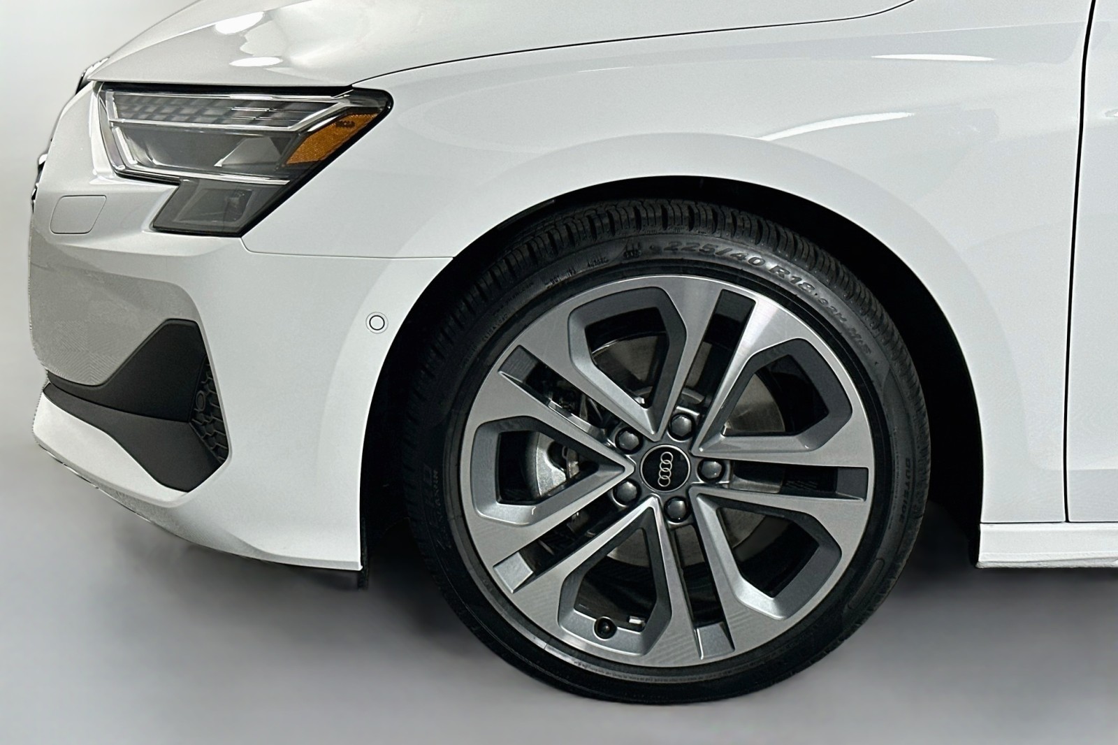 New 2026 Arkona White Audi Premium image 11