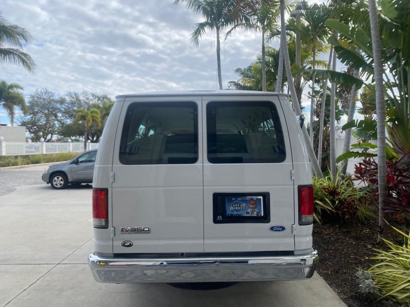2008 Ford Econoline Wagon XLT 15 PASSENGERS E350 CLEAN in , 