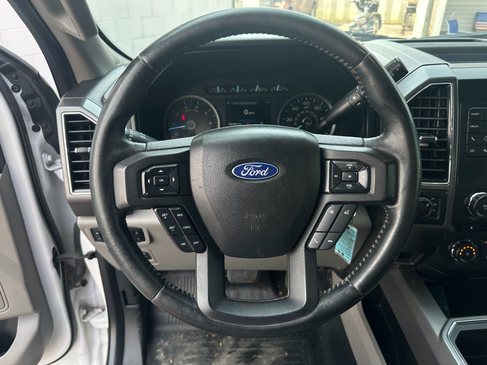 2018 Ford F-150 XLT 17