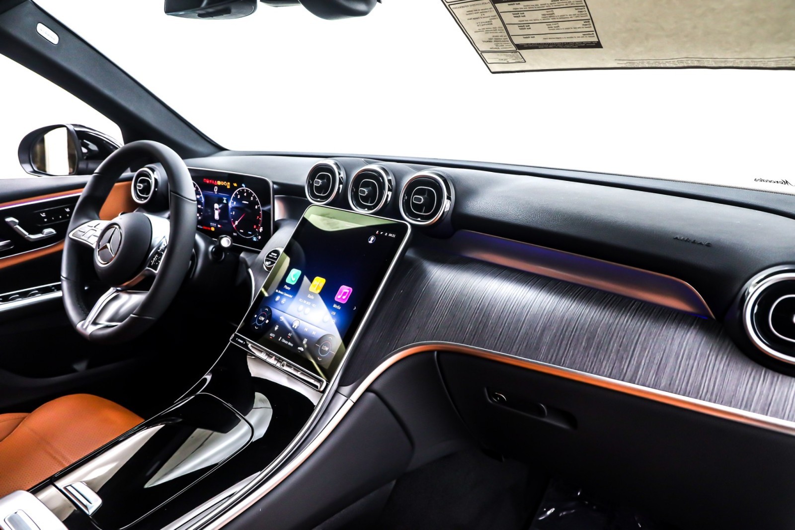 New 2026 Black Mercedes-Benz GLC 300 image 5