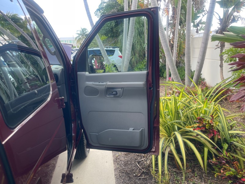 2006 Ford Econoline Wagon XLT 8 PASS LOW MILES 56328 in ,