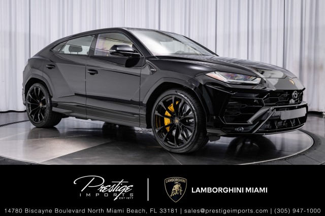 /2022 Lamborghini Urus