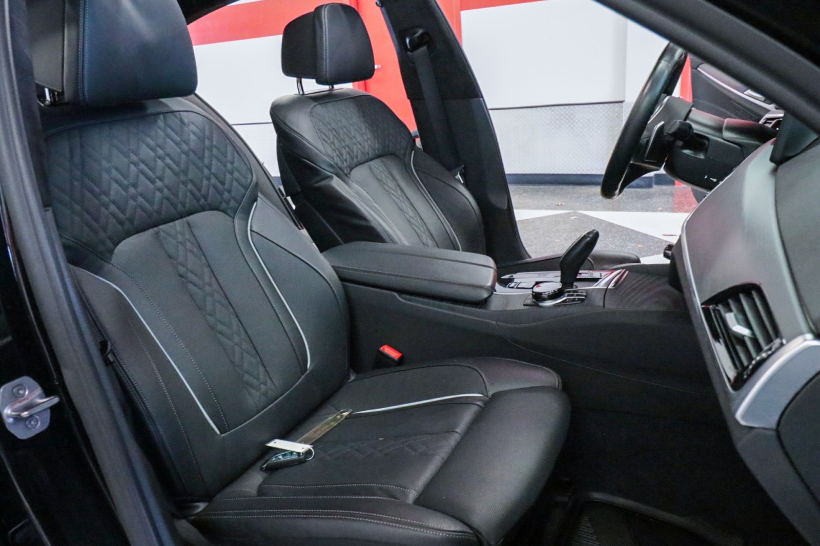 Used Car 2022 Bmw 5 Series  M550i Xdrive For Sale Under $60,000 In Austin, Texas