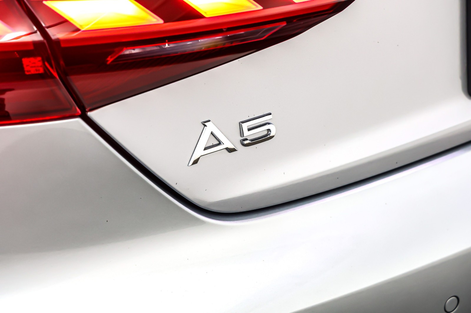 Used 2023 Florett Silver Metallic Audi Premium 40 TFSI quattro image 9