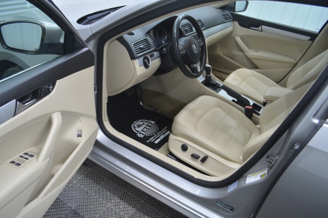 Used 2013 Volkswagen Passat TDI SE w/Sunroof Sedan for sale in Geneva NY