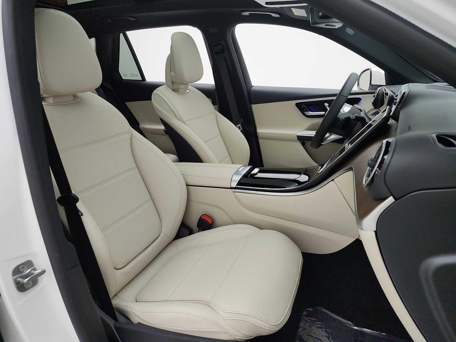 New 2027 Polar White Mercedes-Benz GLC 300 SUV image 14