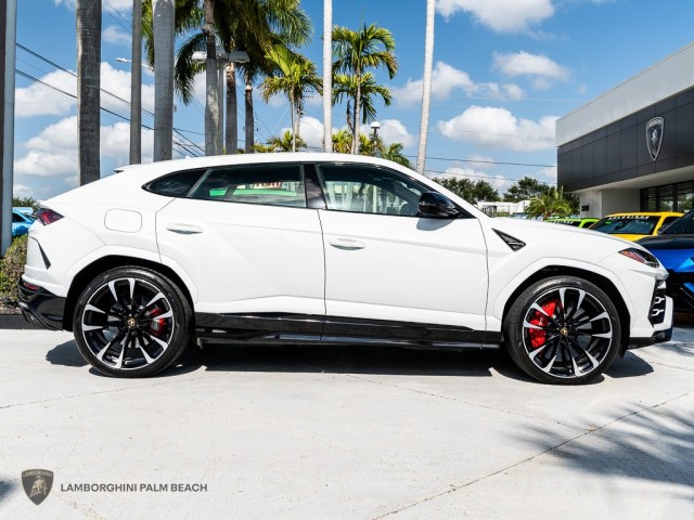 2021 Lamborghini Urus  in , 