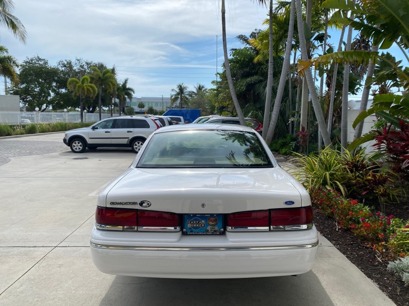 1995 Ford Crown Victoria LOW MILES 43,331 in , 