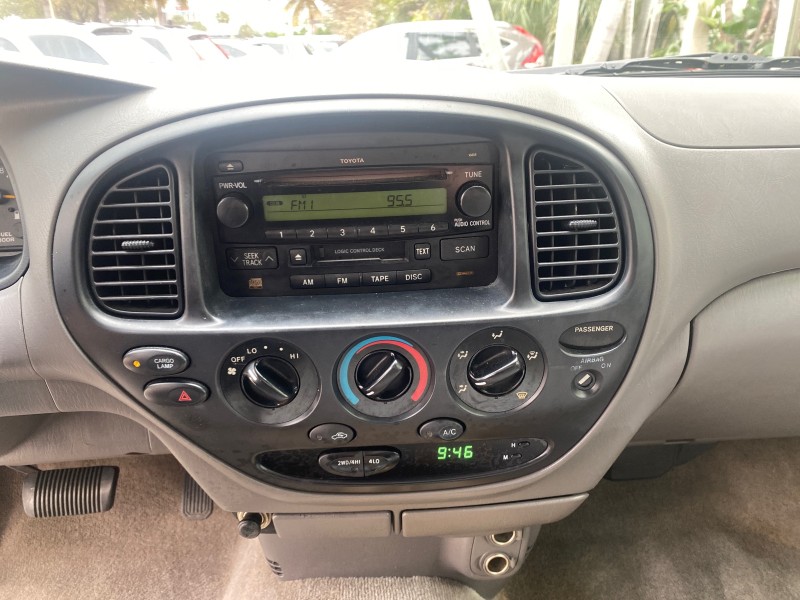 2004 Toyota Tundra SR5 1 OWNER 4WD XTRA CAB STEP SIDE in , 