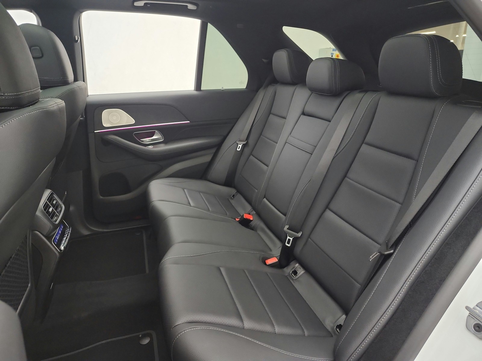New 2026 Polar White Mercedes-Benz GLE 350 image 11