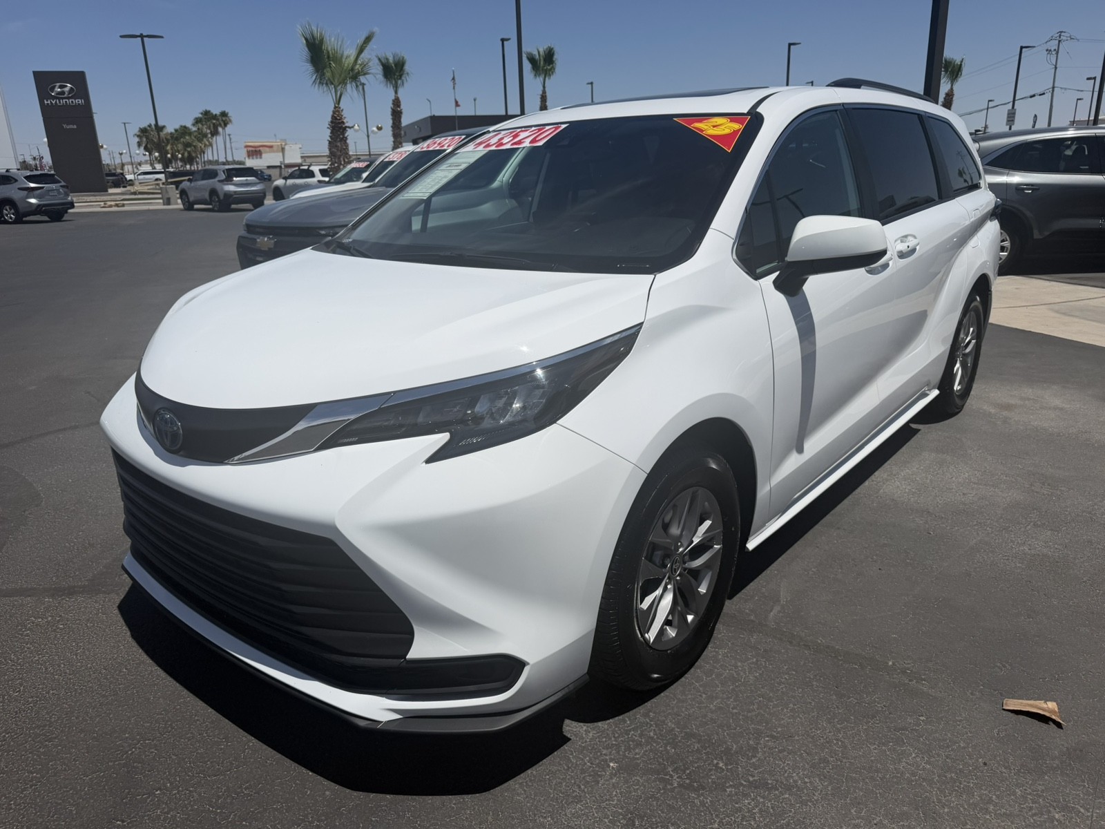 2025 Toyota Sienna LE 8-Passenger AWD