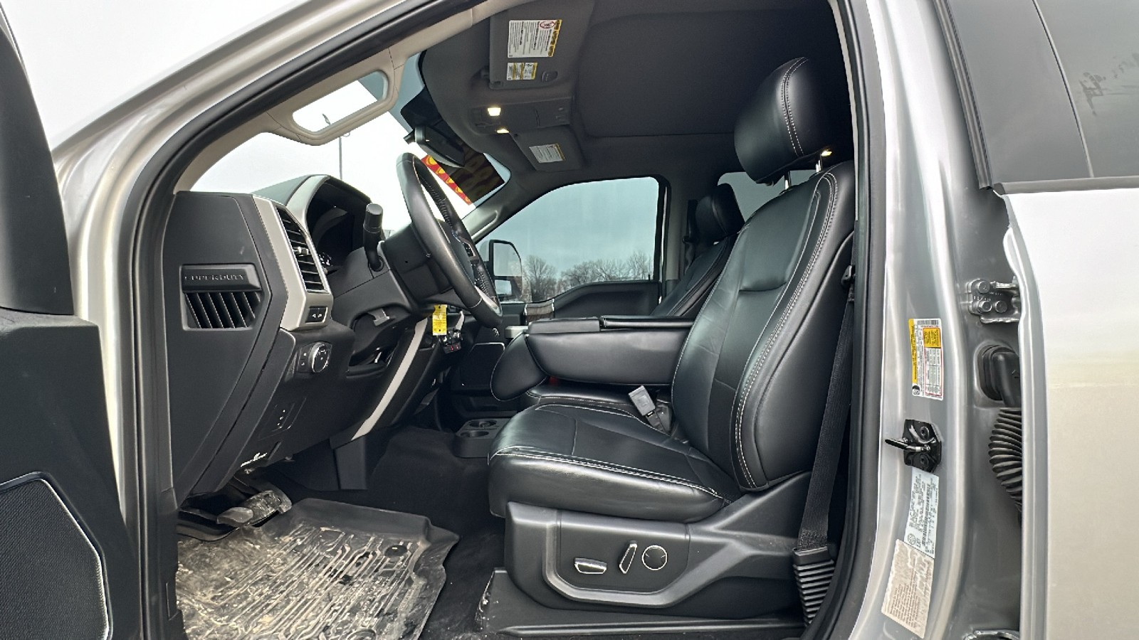 2019 Ford Super Duty F-350 SRW LARIAT 20