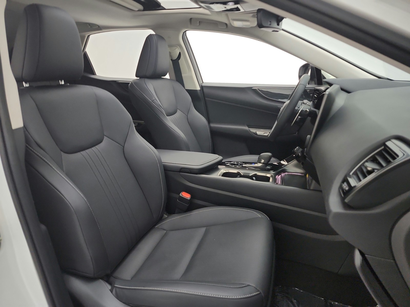 Used 2025 Eminent White Pearl Lexus NX 350 Premium AWD image 28