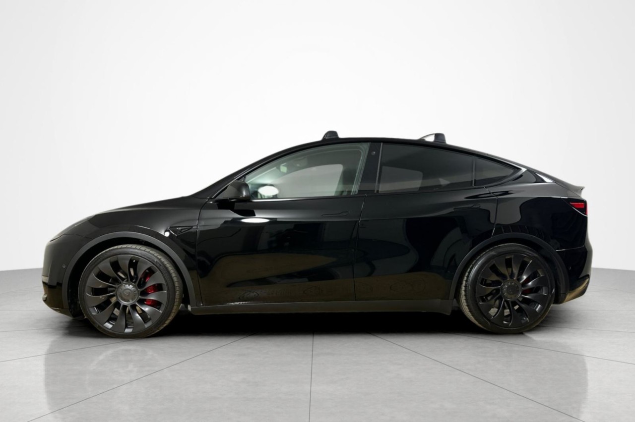 Used 2022 BLACK Tesla Performance image 2